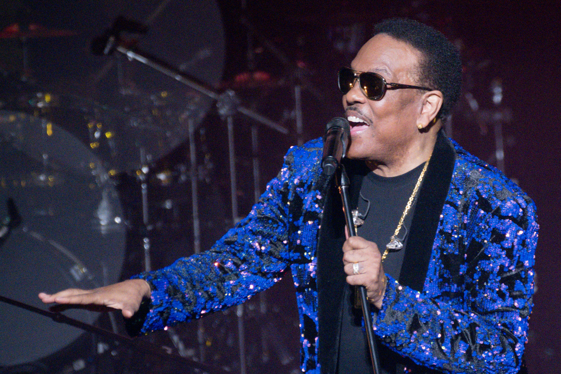 Crowd at a Charlie Wilson show